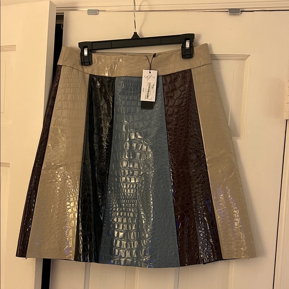 Gracia Croc-Embossed A-Line Skirt in Beige, Blue, and Brown